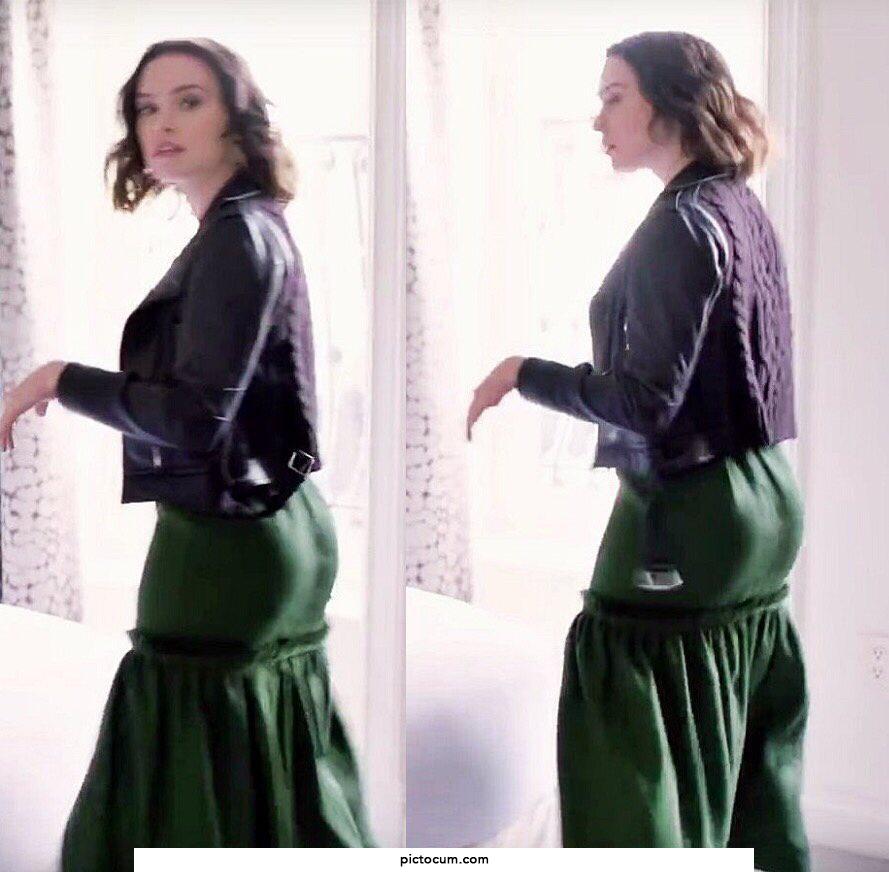 Daisy’s booty crack makes me weak