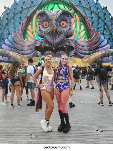 rave babes look better in twos