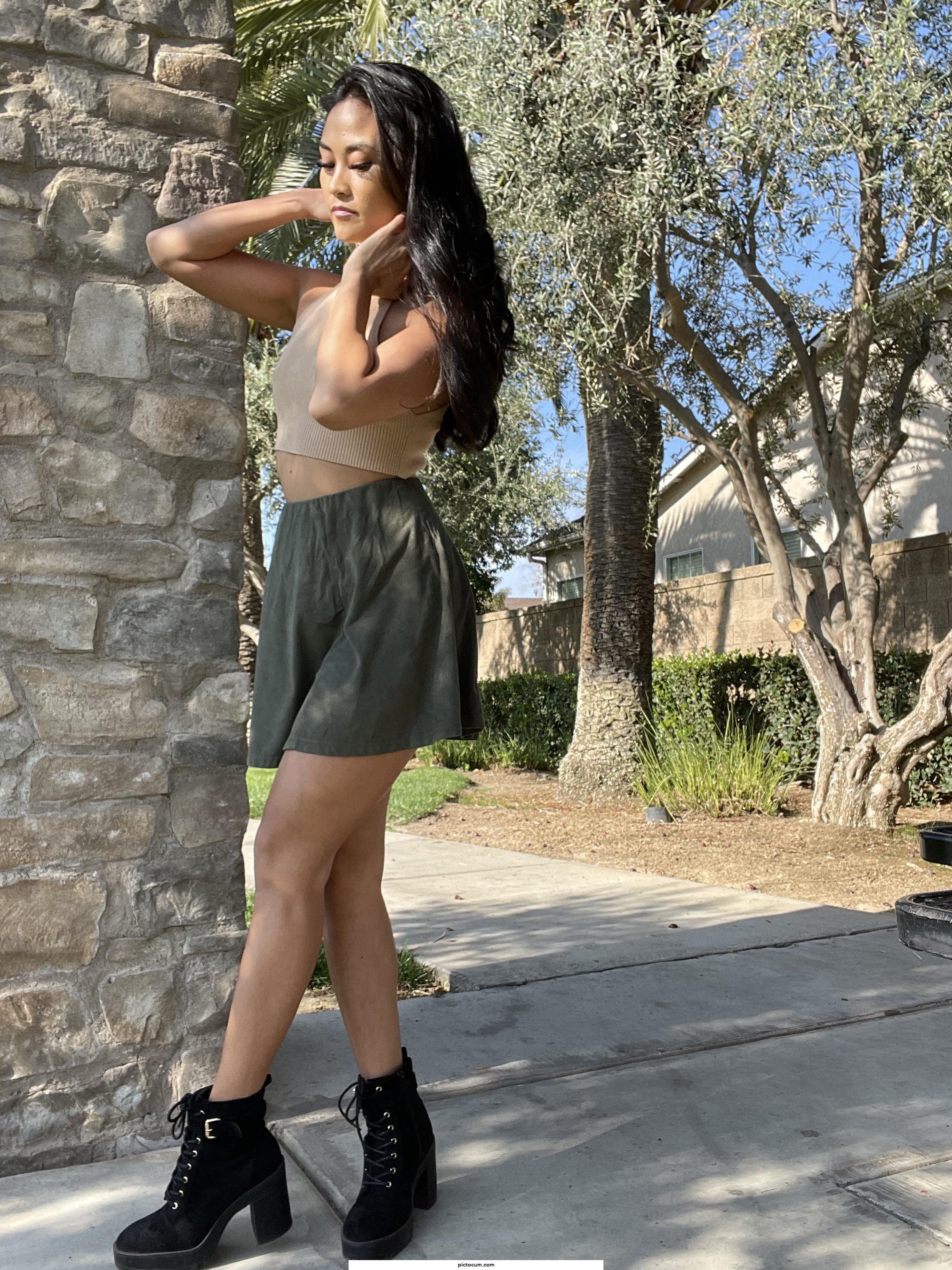 I'm young and innocent but looking to get naughty 😈