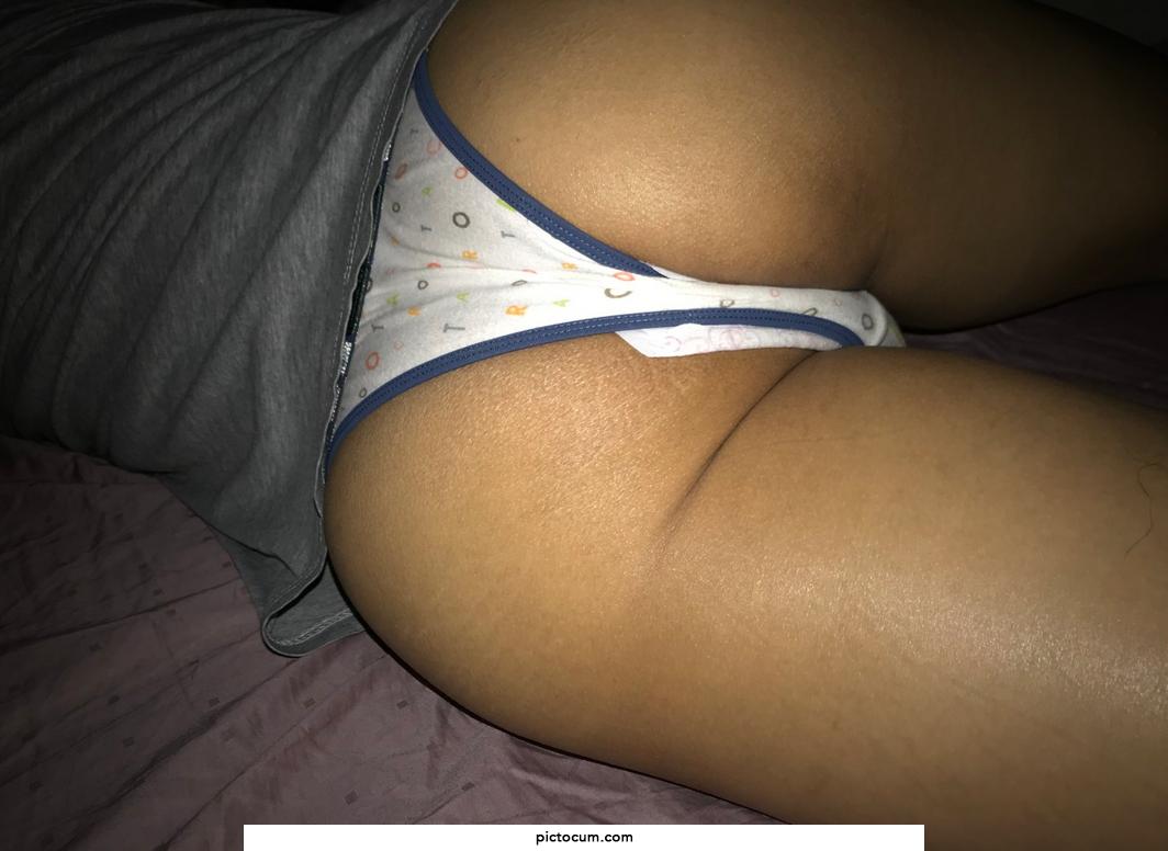  Friend took a pic while i was sleeping &gt;.&lt;