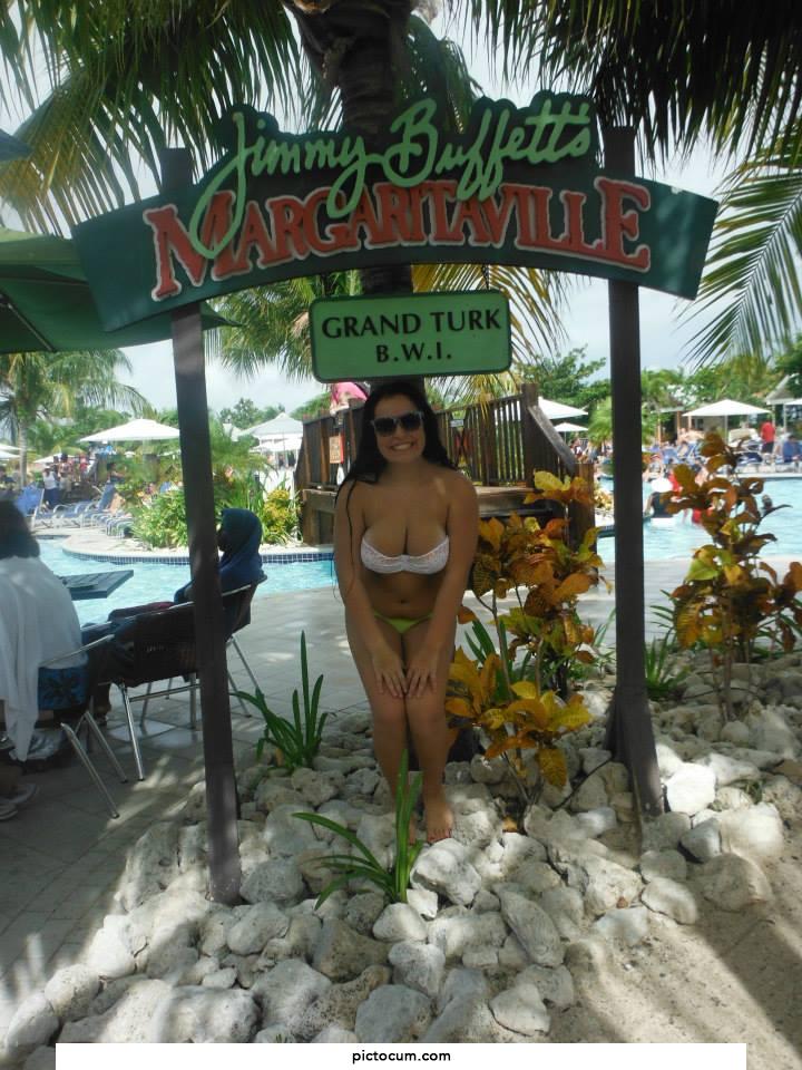 Juicy vacay boobies