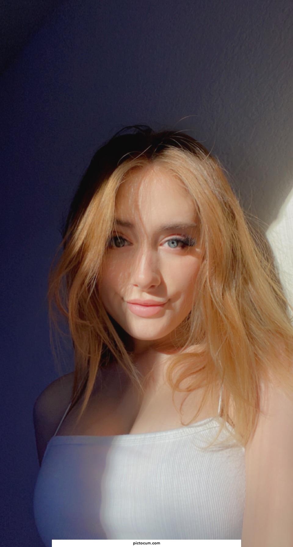 am i cute enough to fuck ☺️