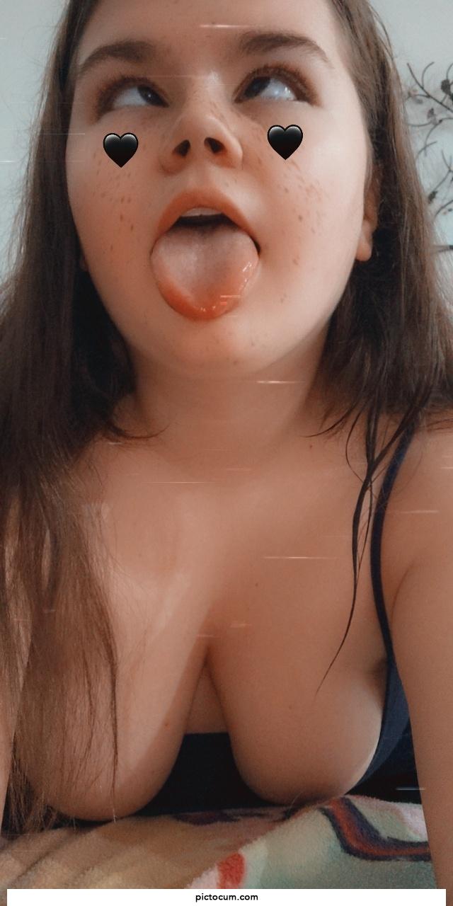 titties out