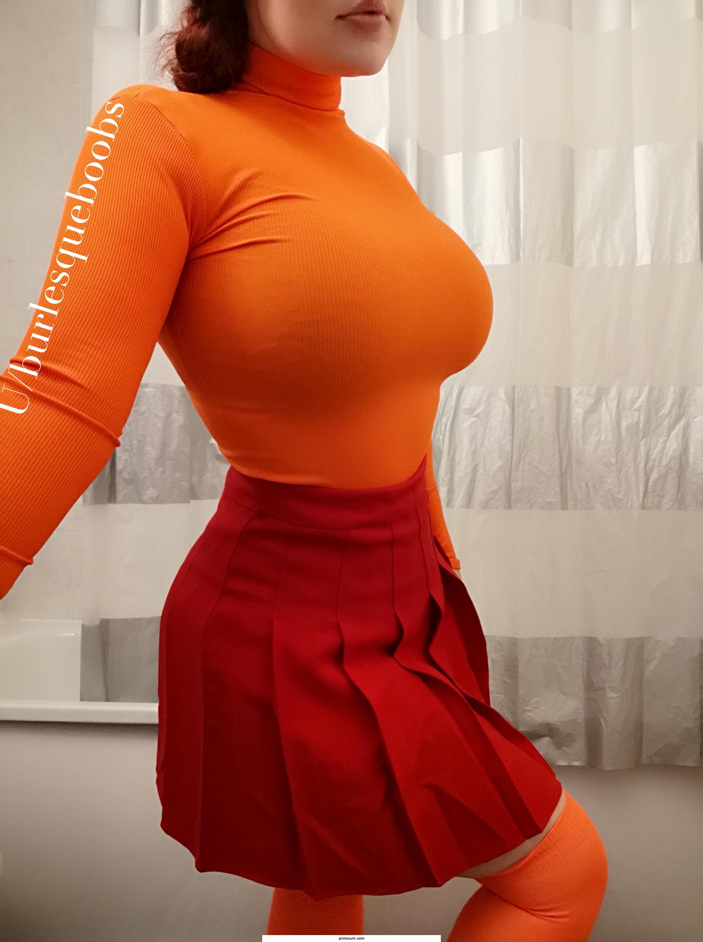 Milfs can play dress up too 🤓🧡❤️
