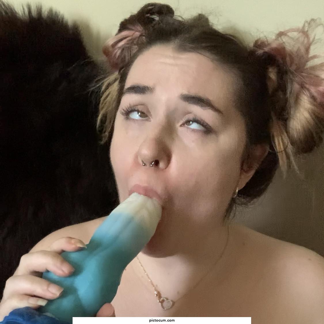 Help me name this dildo please 🥺