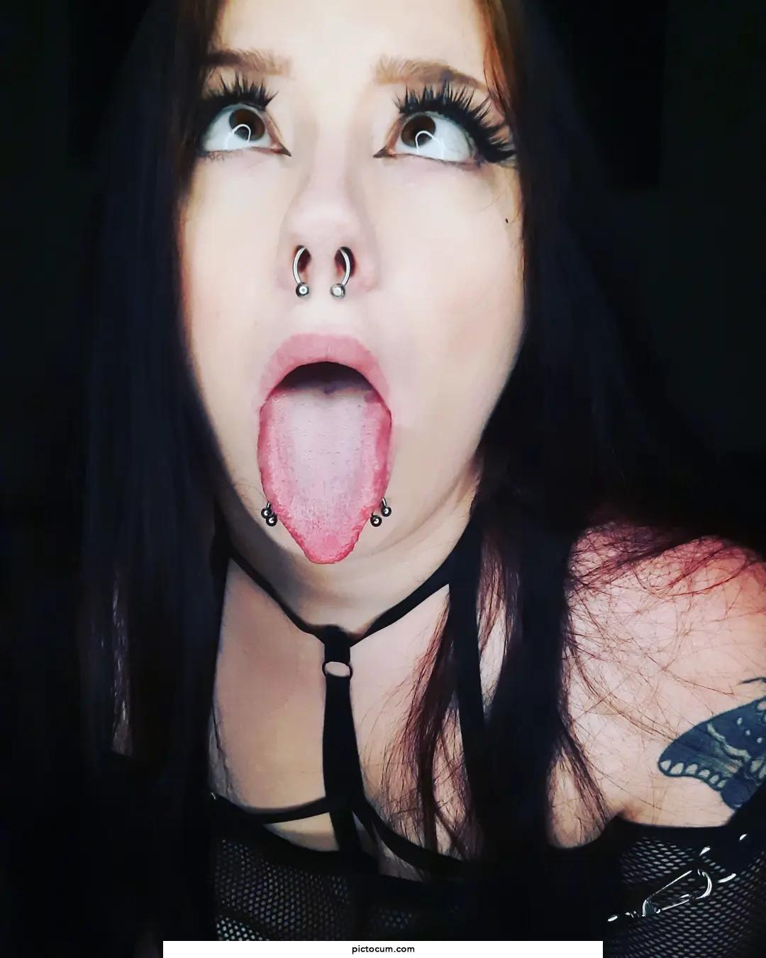 Some ahegao to make your day better 🖤