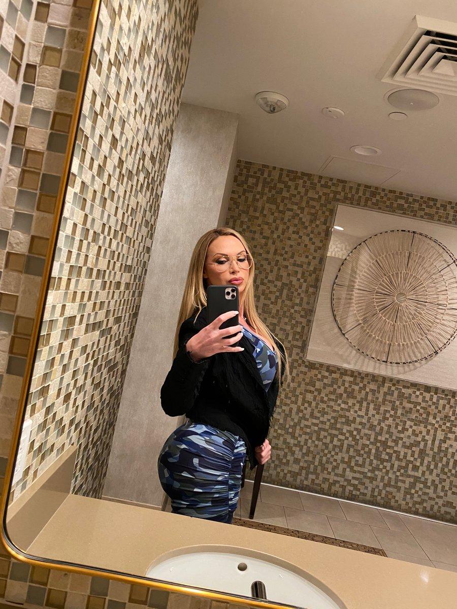 Nikki Benz