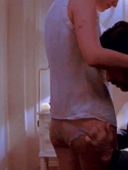 Natalie Portman losing her panties in Hotel Chevalier