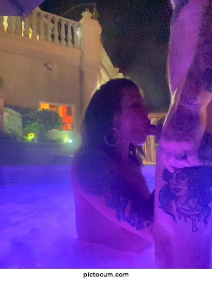 I love sucking his cock in the hot tub 🥰🥰