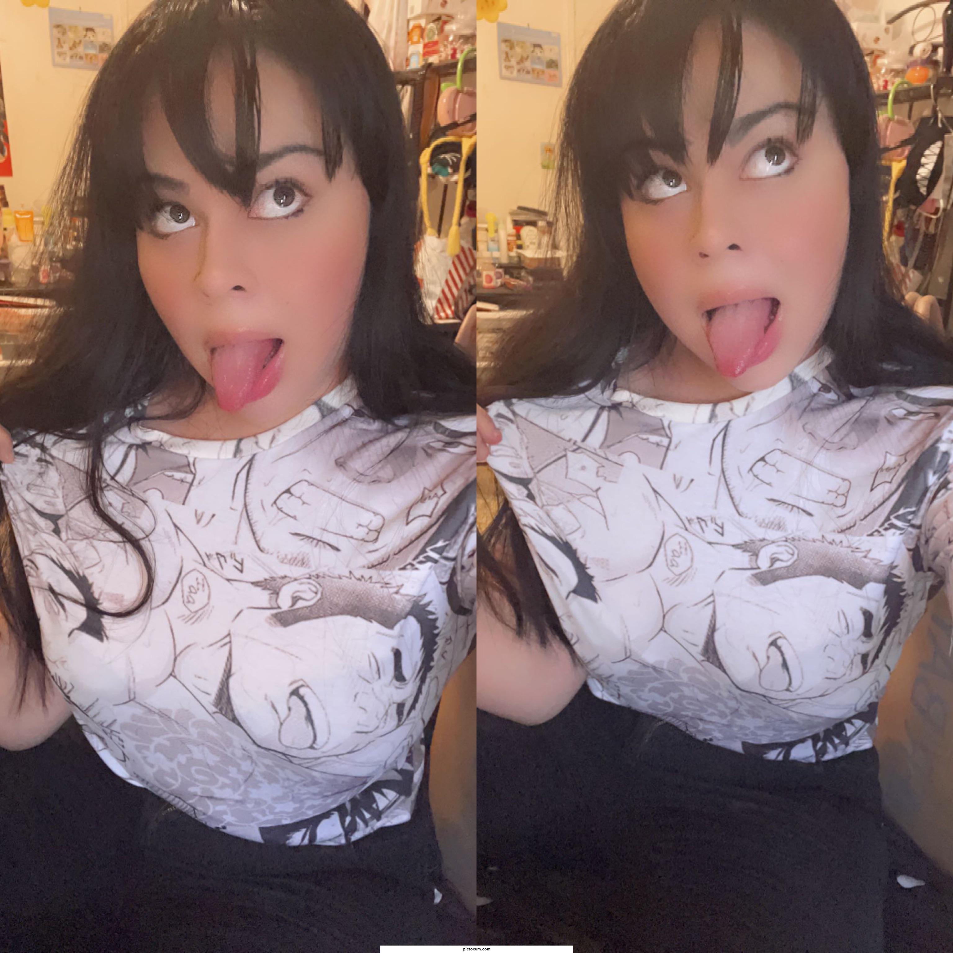 Just showing off my ahegao shirt! 😛