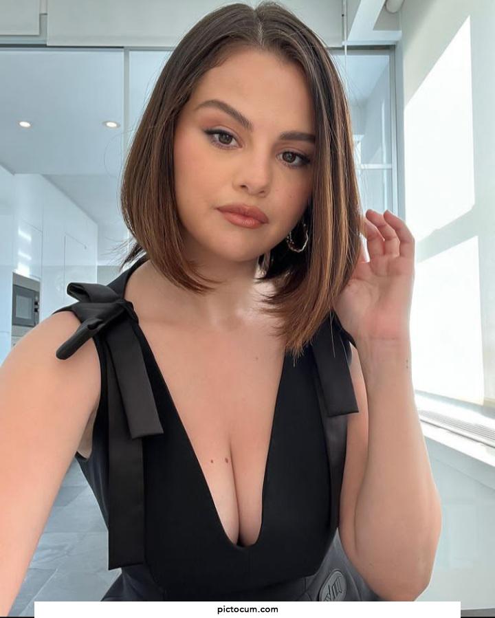 can someone help me cum for selena