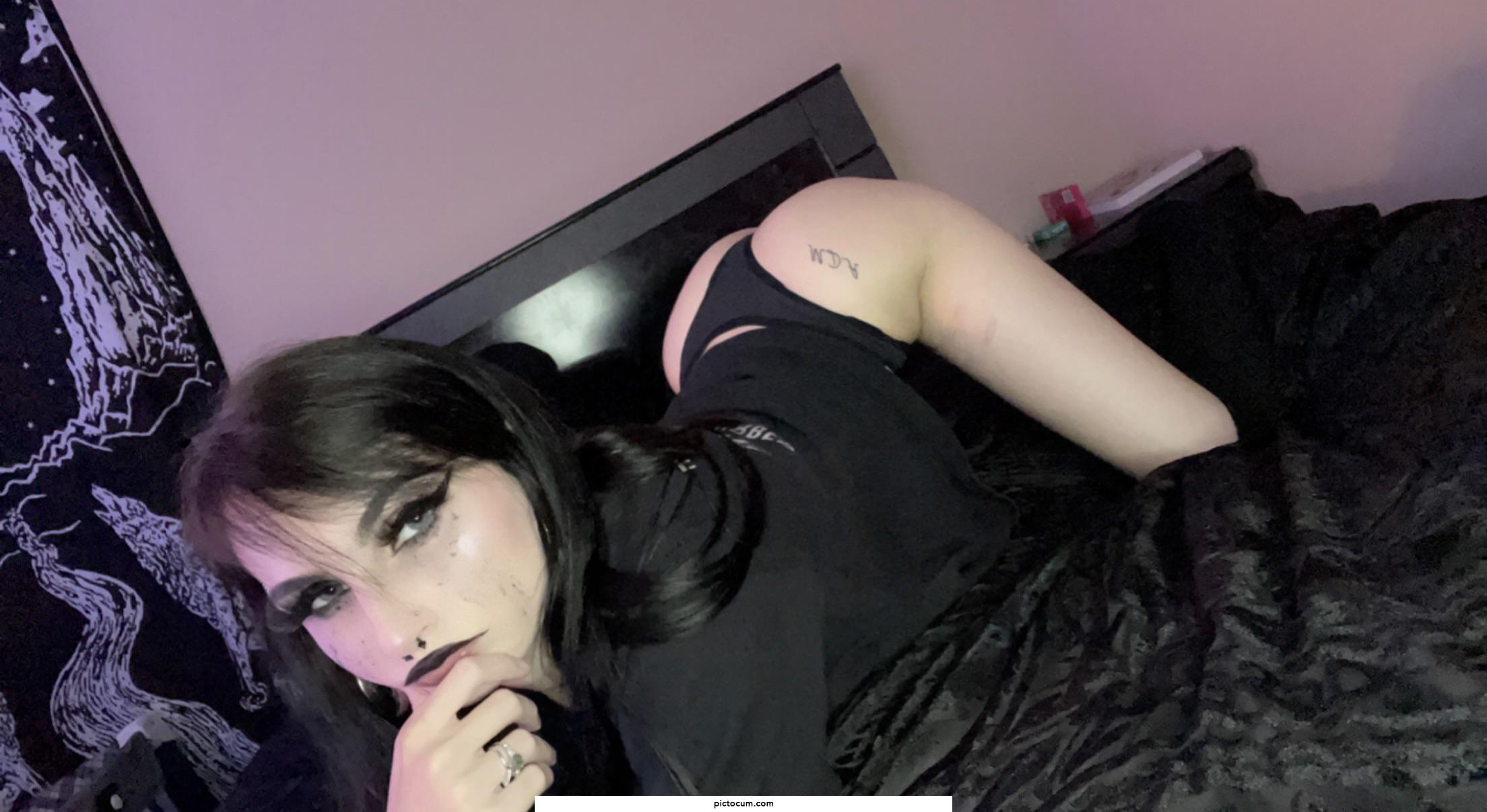 Submissive and breedable🤤