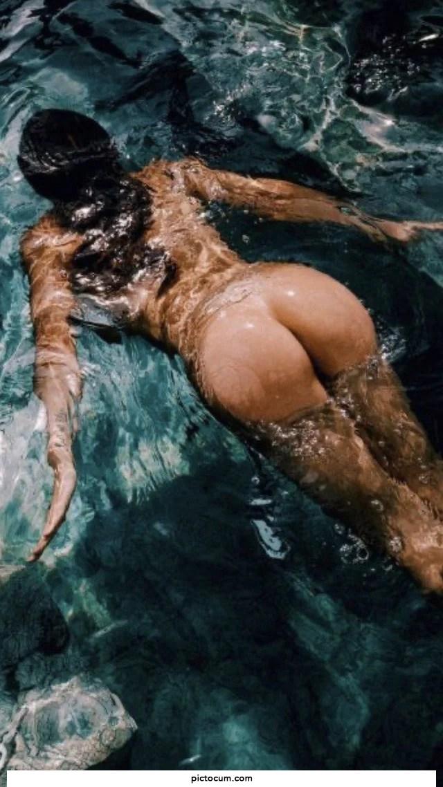 Madame Mardi's dive.