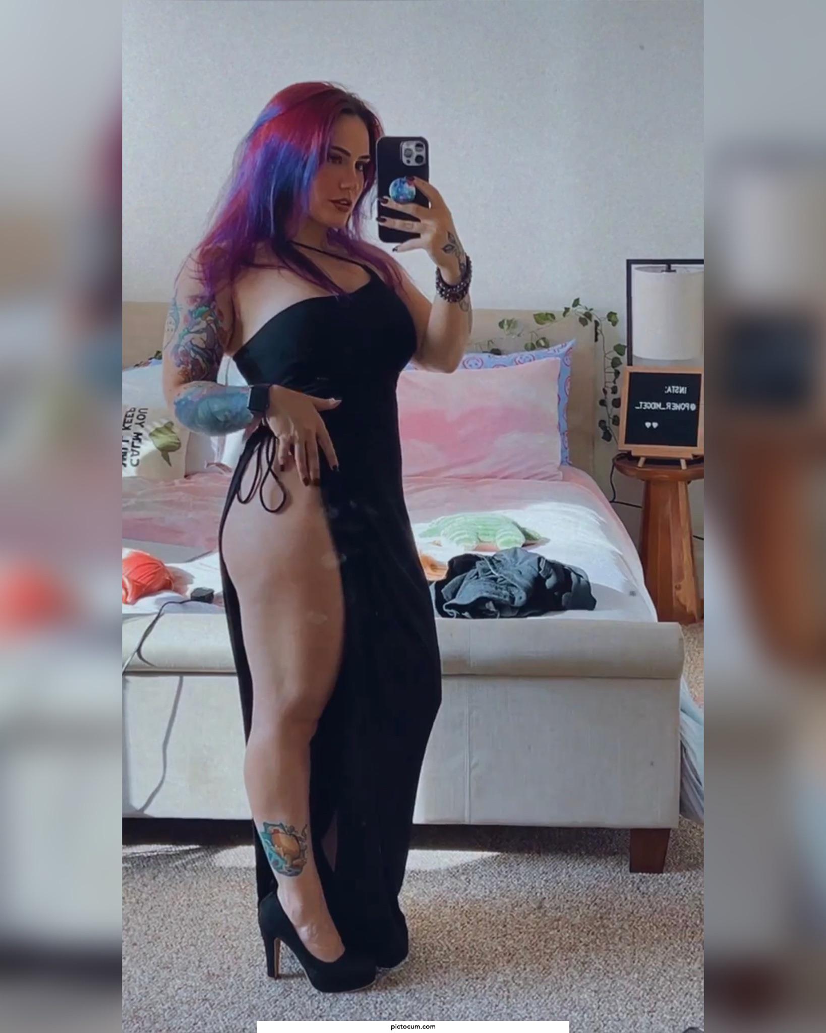 New hair and new dress 🥰 feeling really good