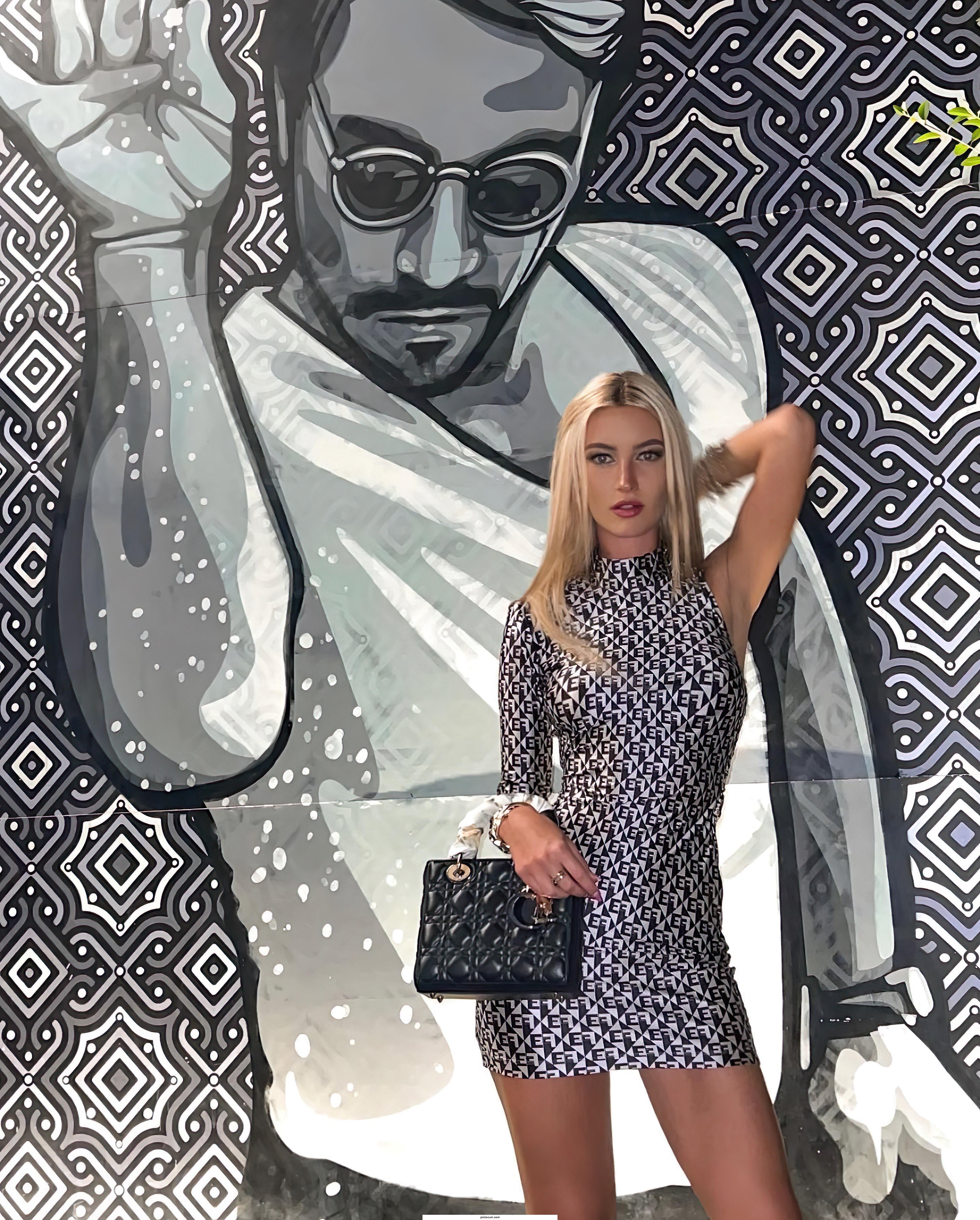 Sona Holenáková | PicToCum