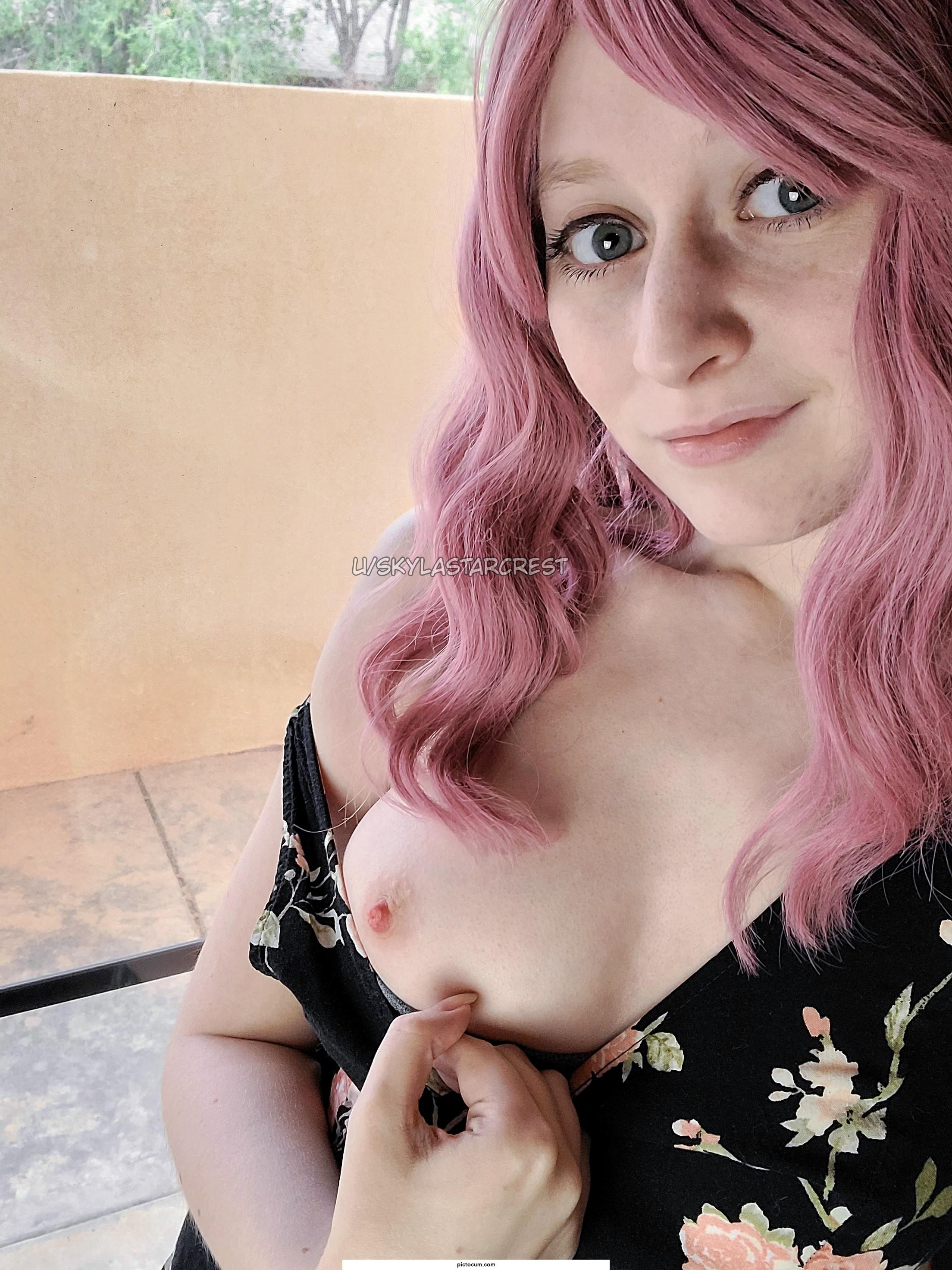 Peek-a-boob! Wonder if anyone caught a peek 😋