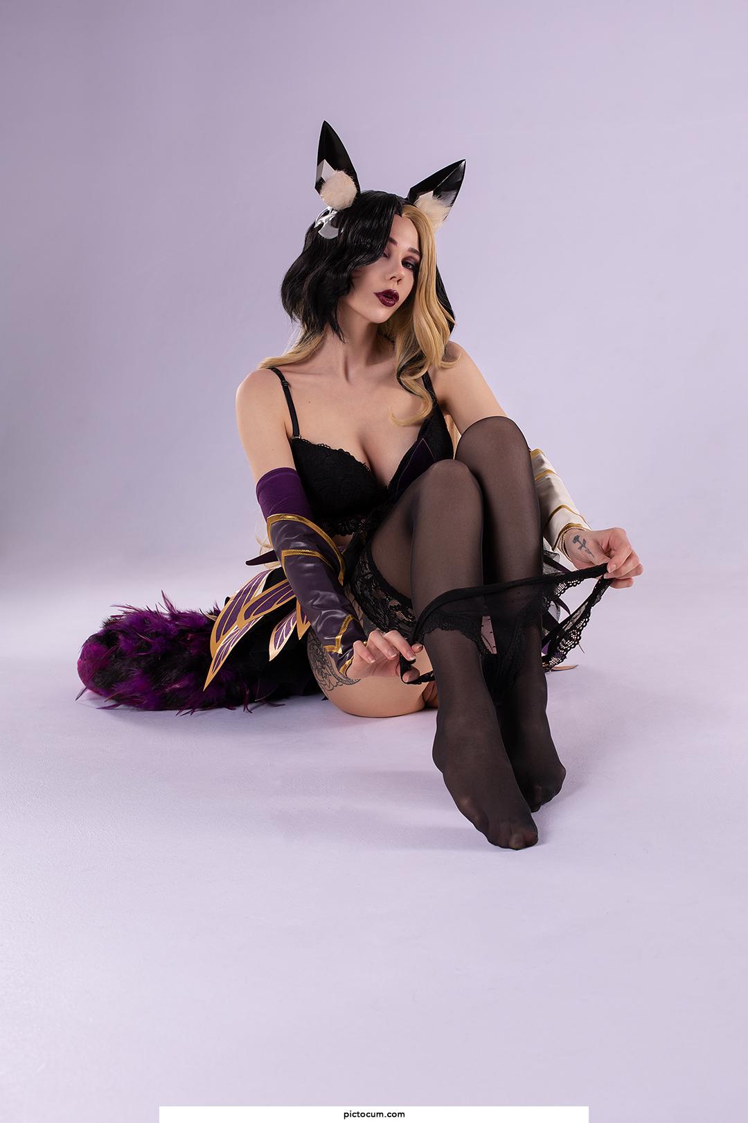 Coven Ahri from League of Legends by Kaya Nilson