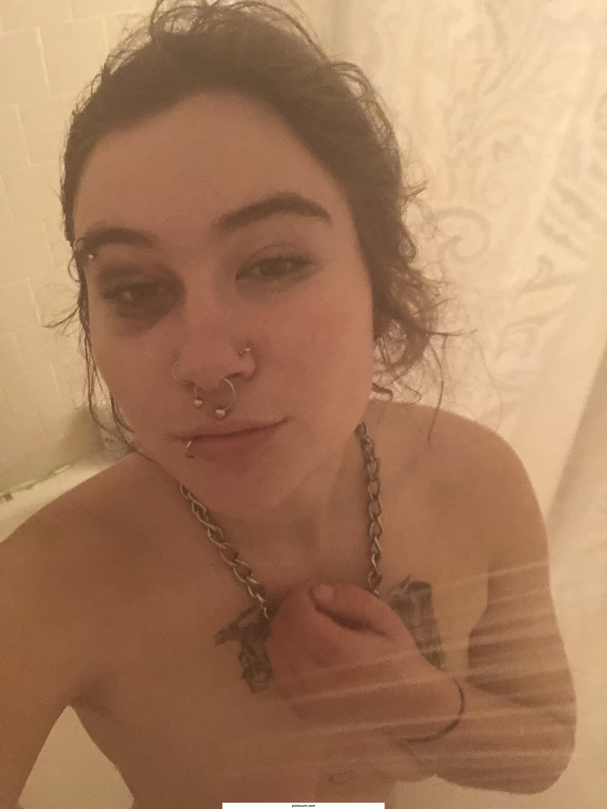 Pin me to the wall wet n soapy (; 19f