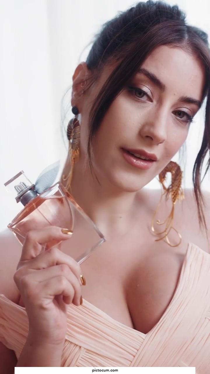 I want to fuck Hazal Kaya 24/7