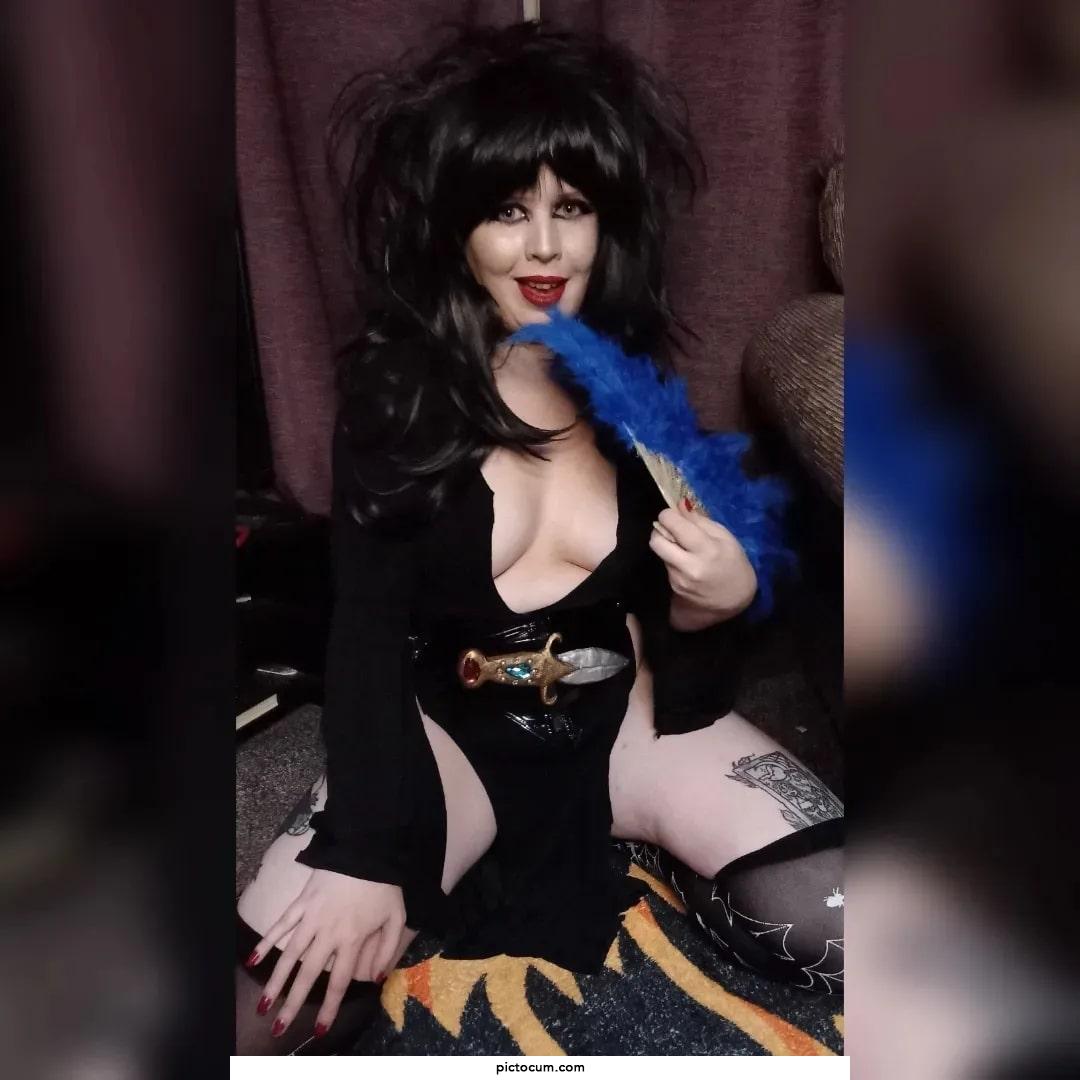 Elvira mistress of the dark cosplay by galaxybootyx
