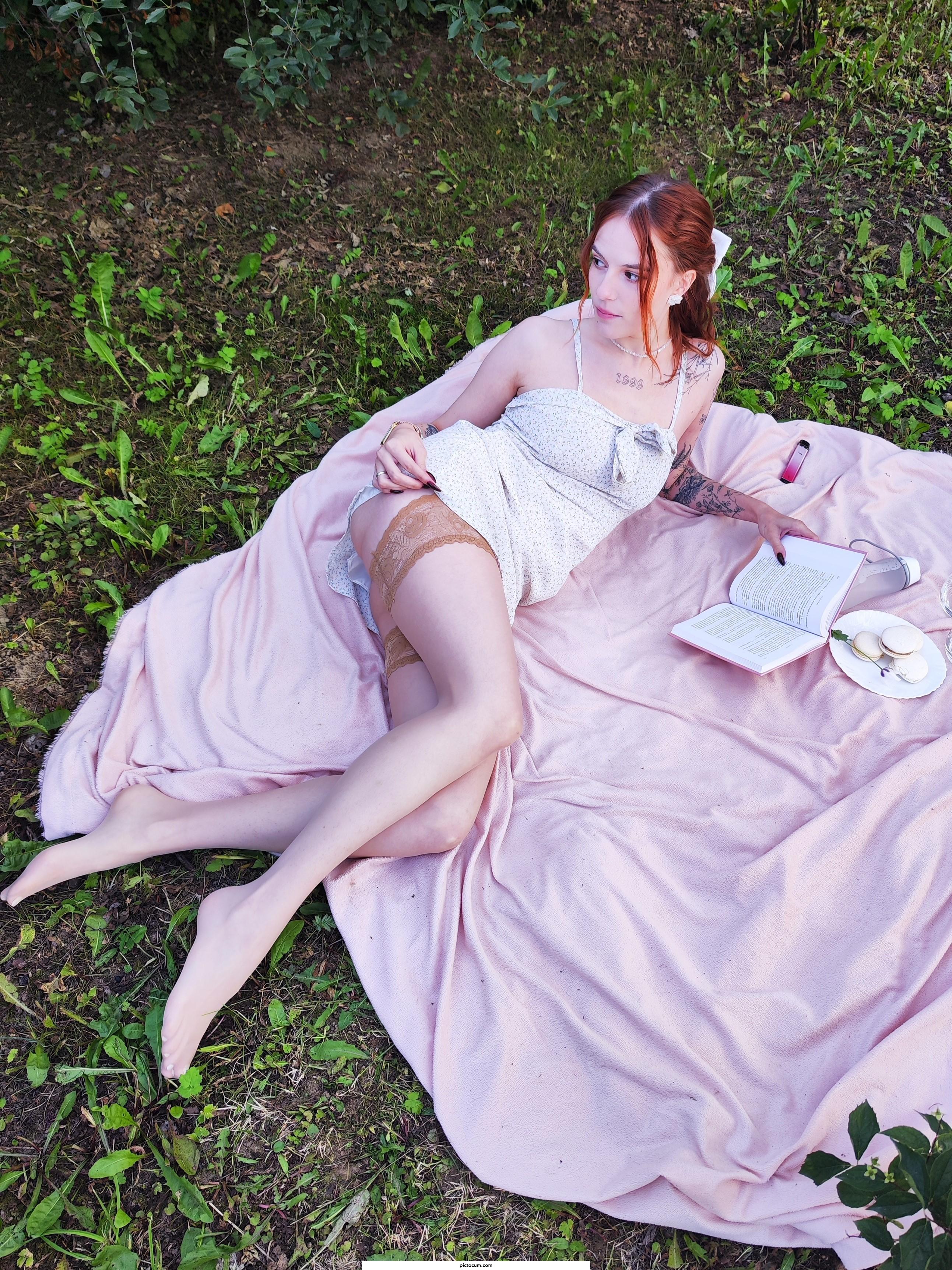 Would you go on a picnic with me? oc