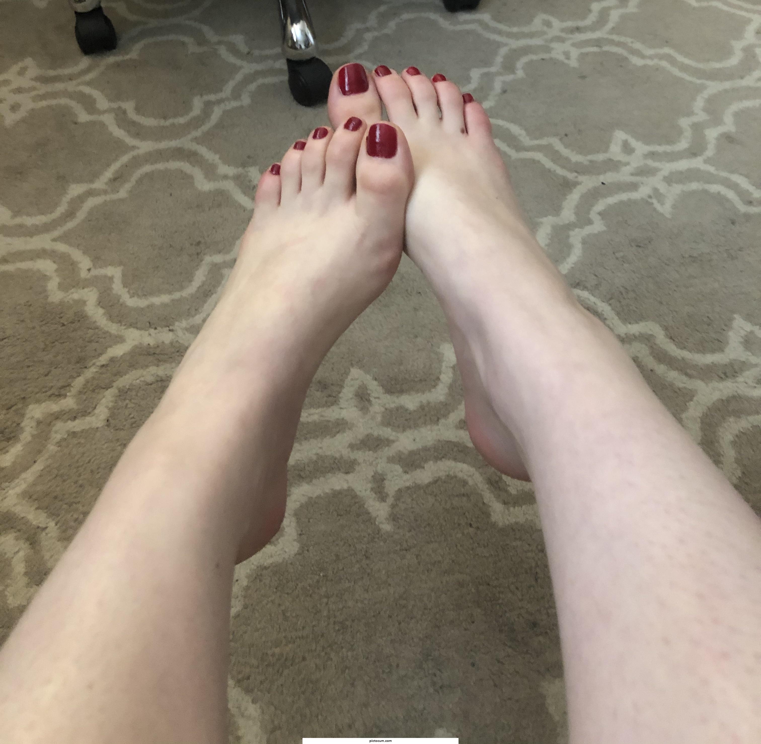 Red toes on pale skin..what do you think? This is OC