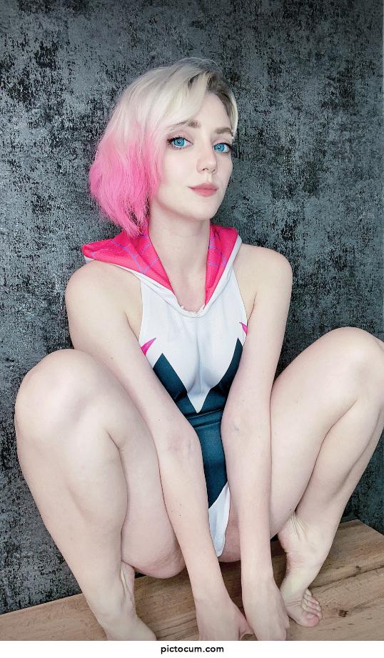 Gwen from SpiderVerse by Fleurxy