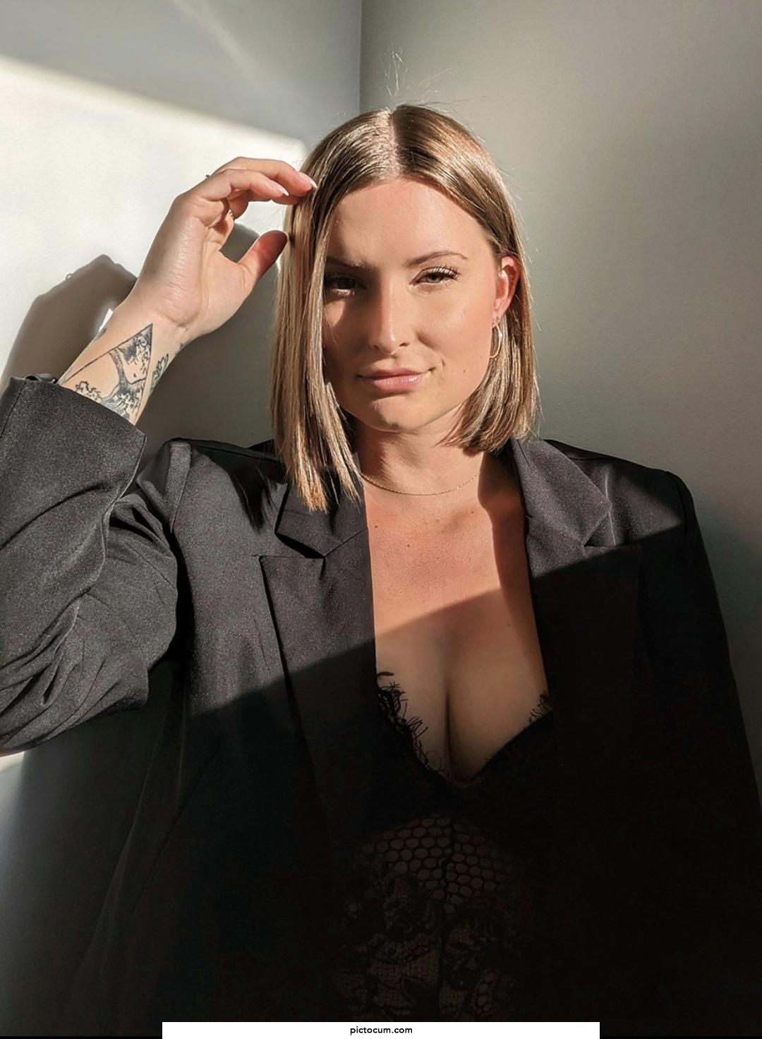 Im telling u this hottie is hotter without clothes 🔥🔞