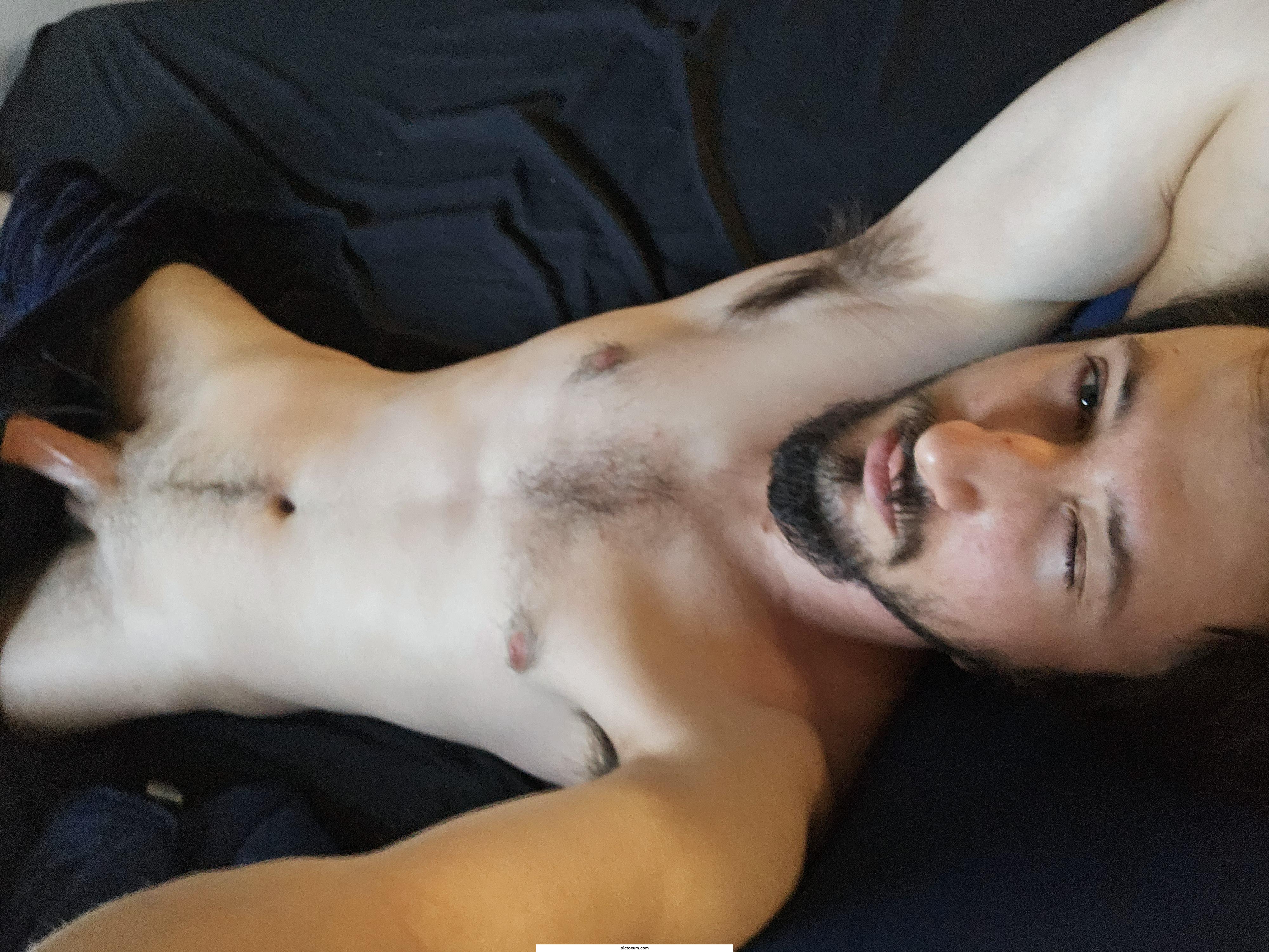 Figured I'd give ya a front view while being relaxed, hope ya enjoy ;⁠)