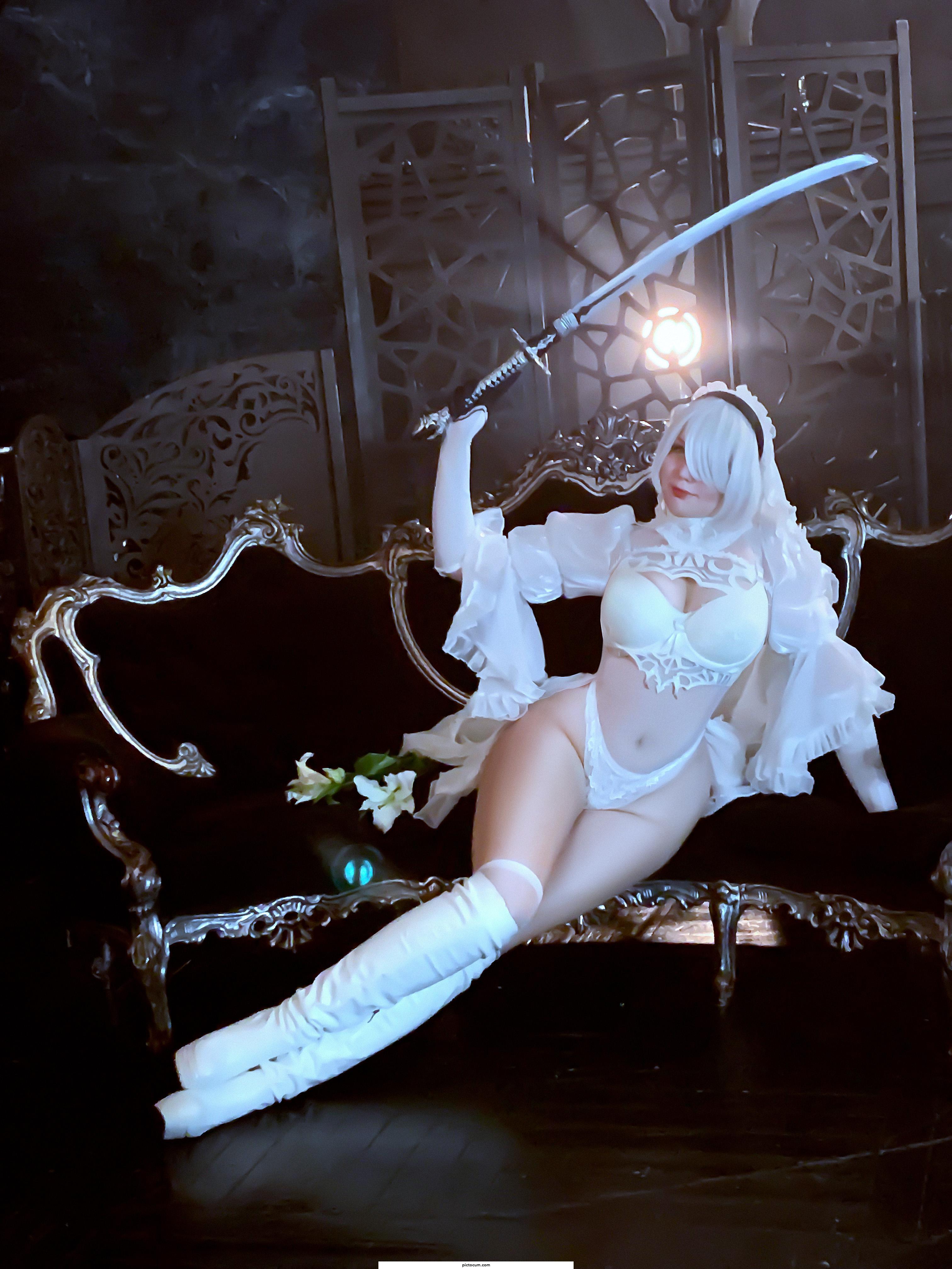 2B Bride Cosplay from game Nier: Automata by Hatarubi