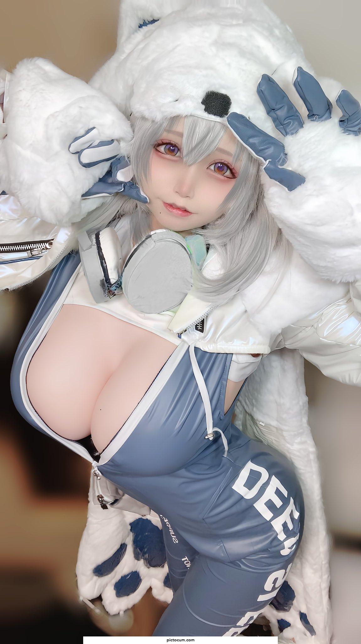 Neve 🐻‍❄️ cosplay by rururinana
