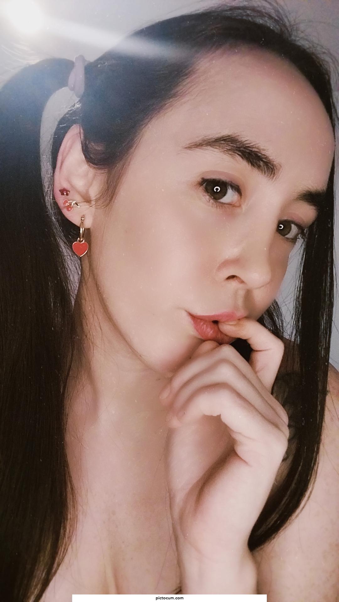 HOW ABOUT SOME SEXTING? 🍓🍒
