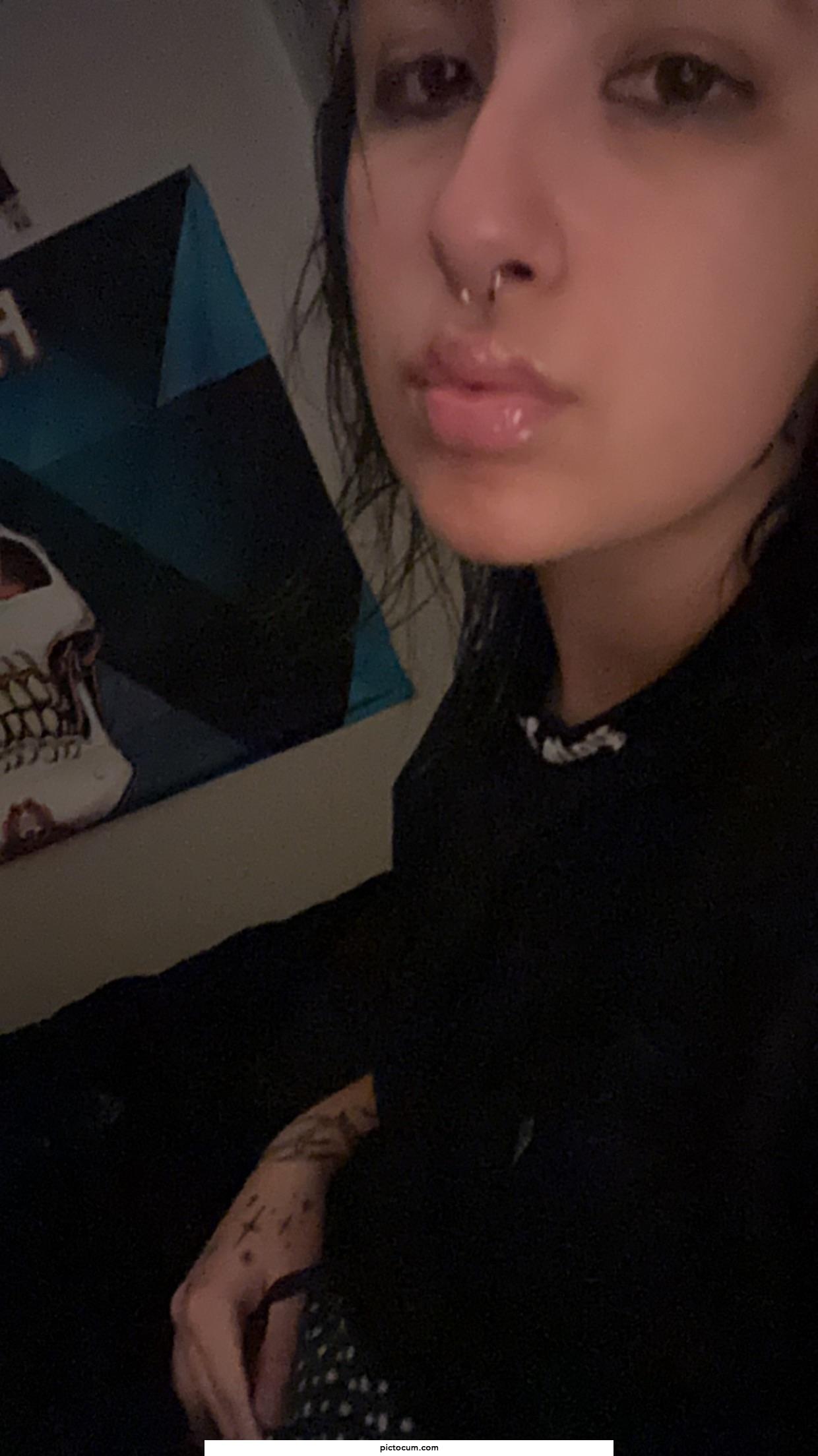 selling! 👻hyp0dermicsally