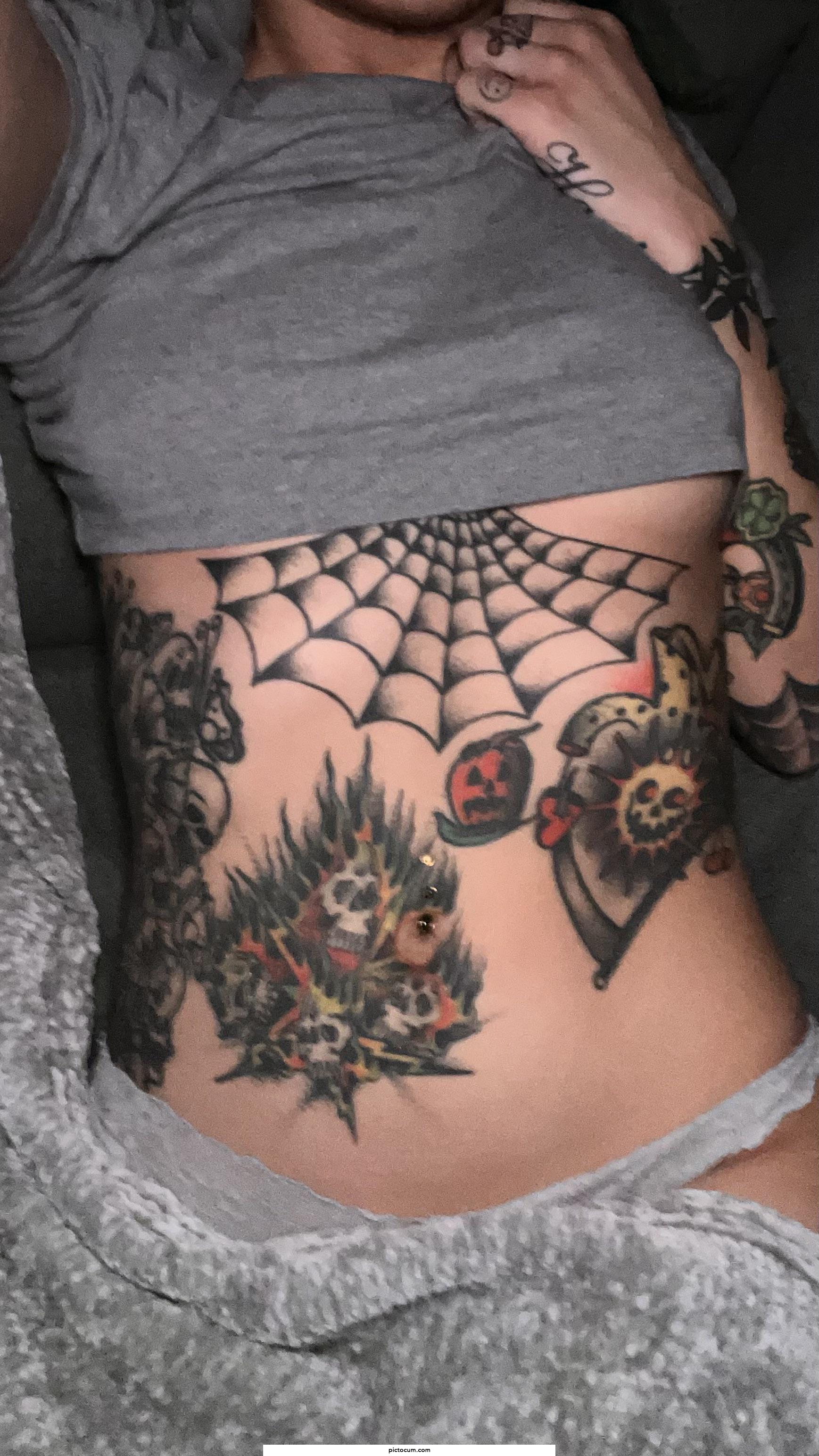 Never planned the spooky stomach but here it is 🎃