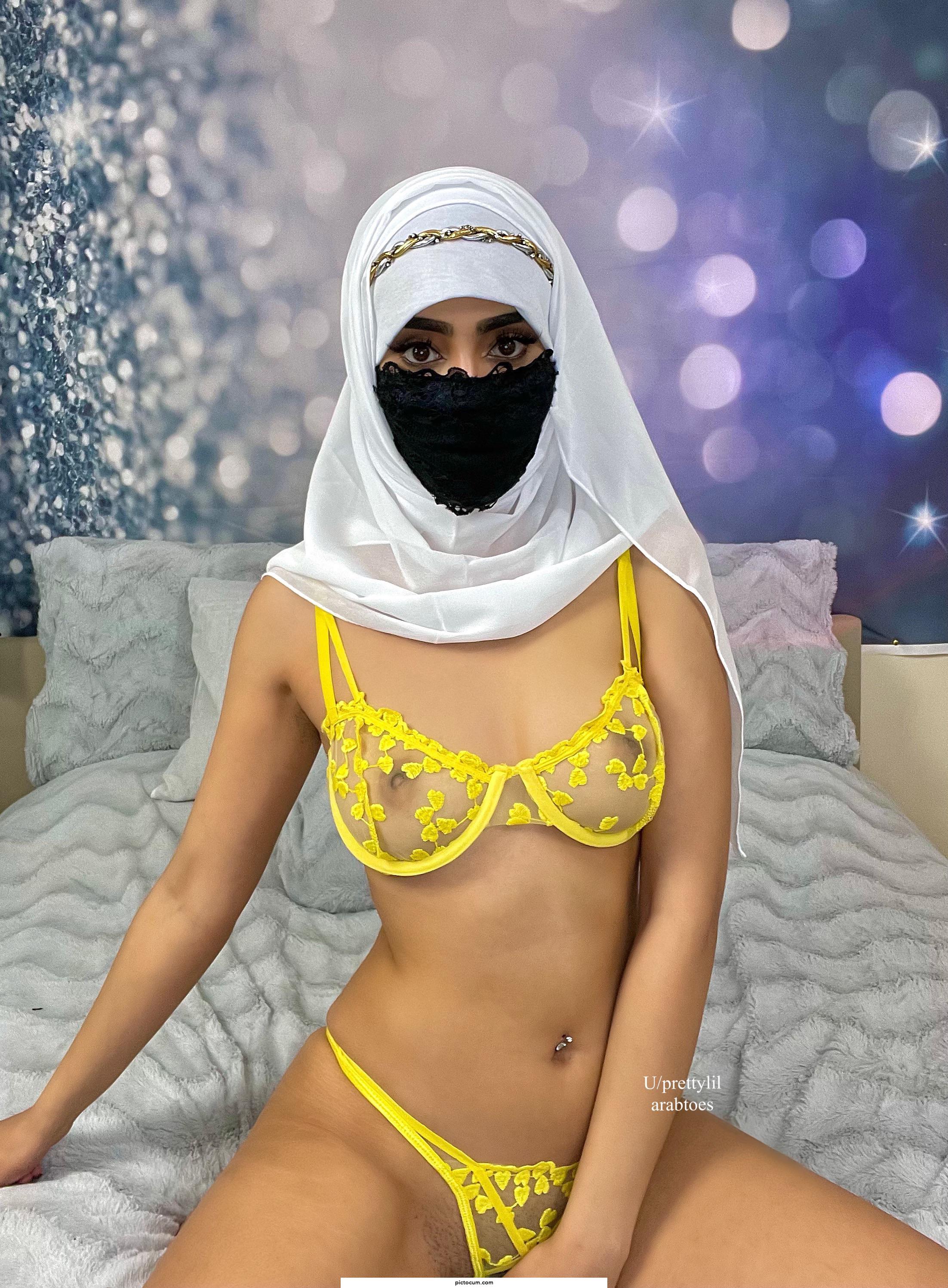 Legal, tight and Muslim am I your type?
