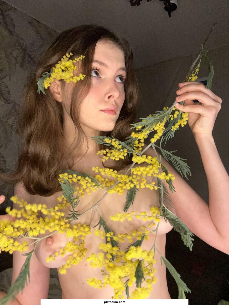 Who do I look like ? 🌼🌼🌼