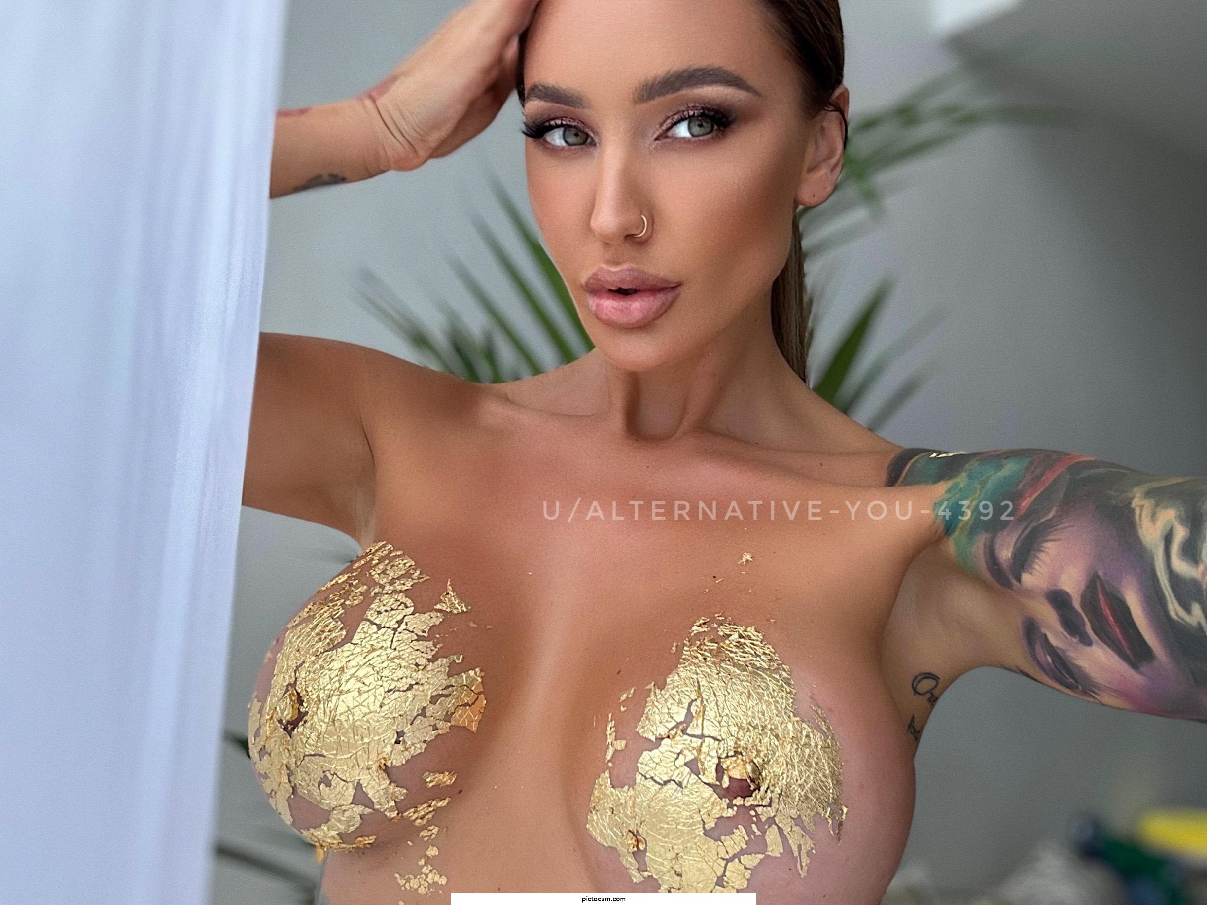 I wanna wake up to hard cock in my mouth