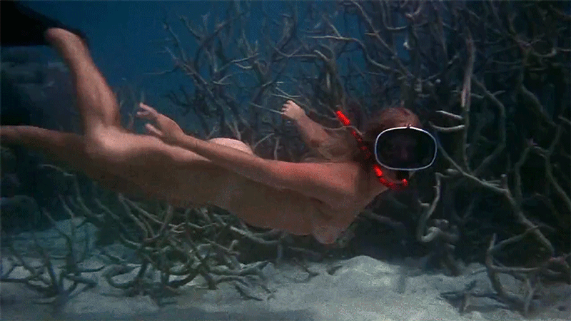 Helen Mirren naked swim in Age Of Consent
