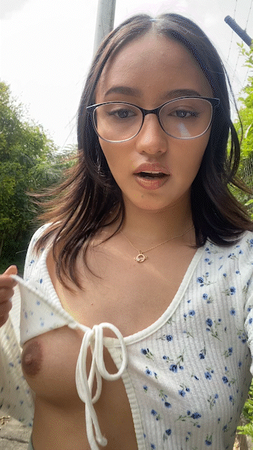 Going braless so I can flash my titties easier ;)
