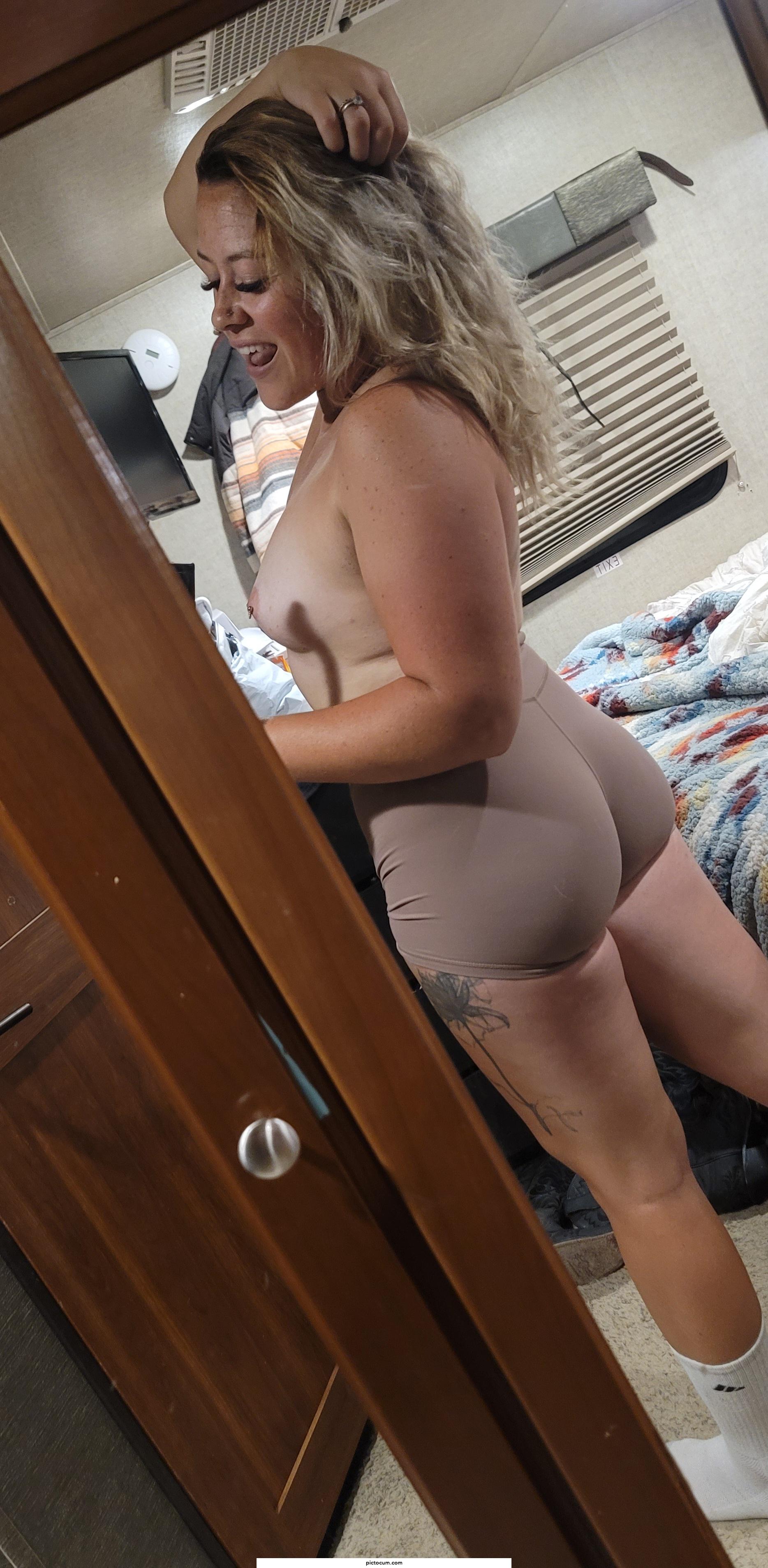Because it's thick thigh Thursday 😘