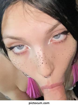 I look so hot w/cock in my mouth