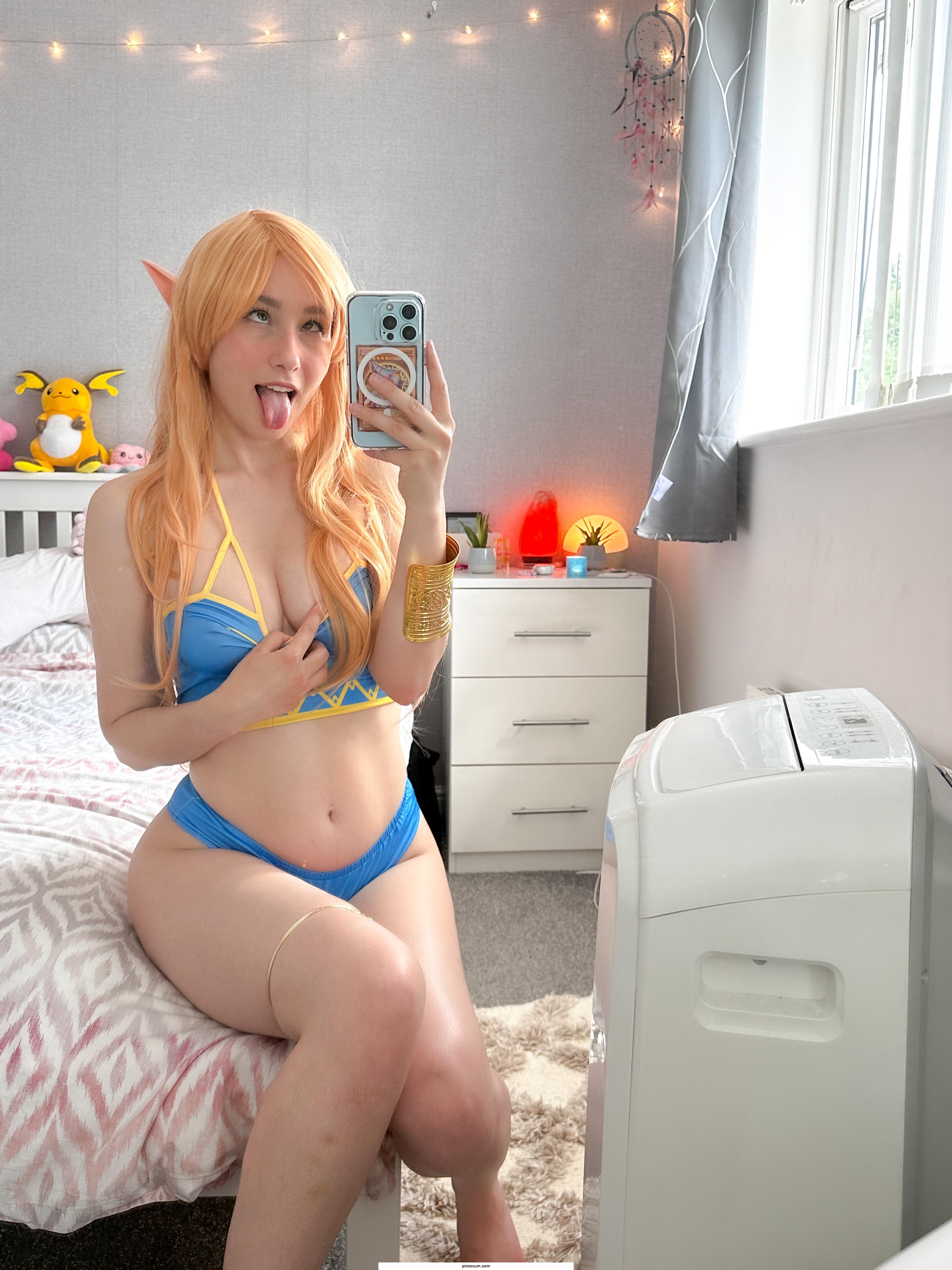 Will you cum on Zelda's face or her tits?
