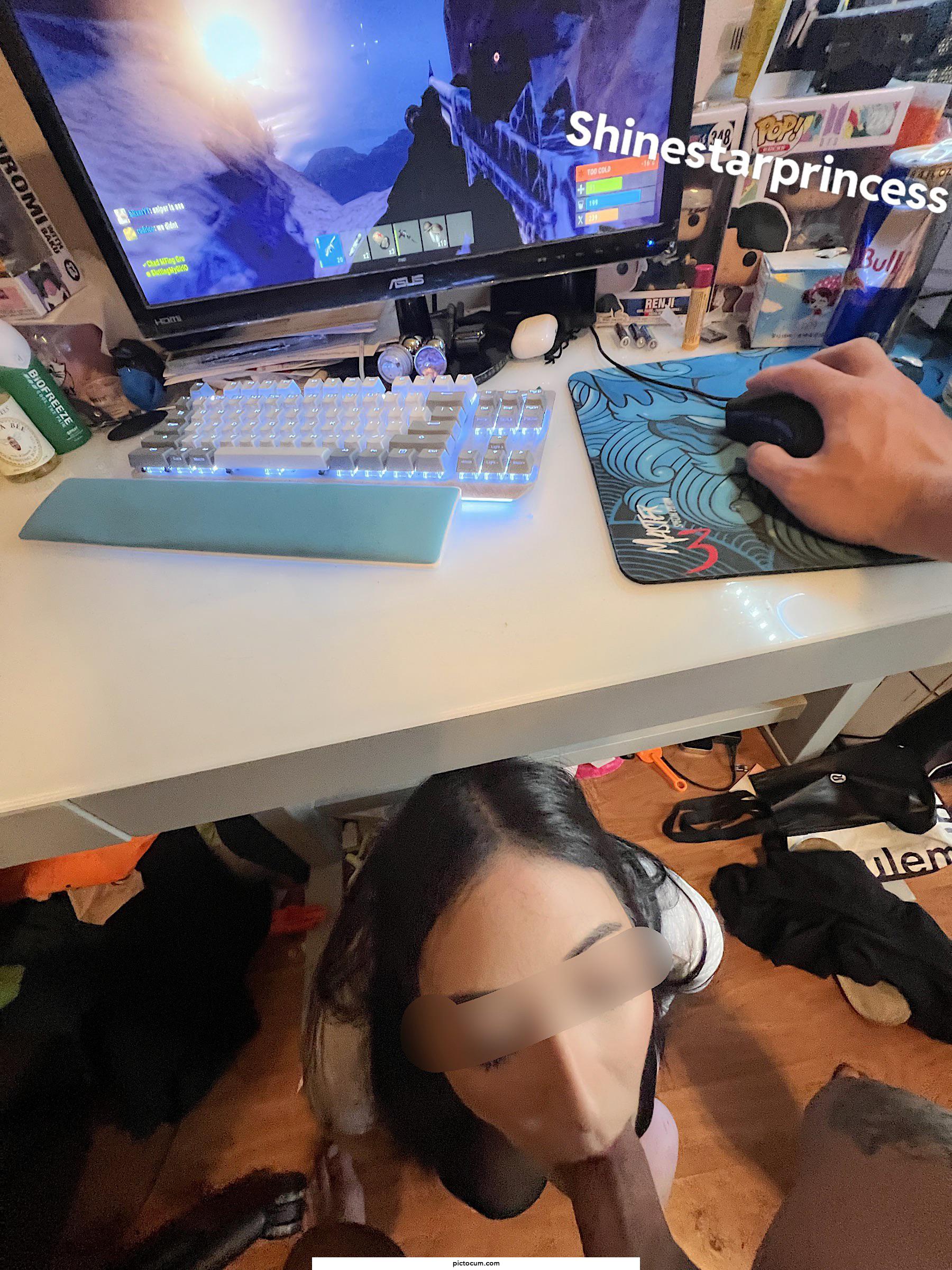The best way to play any game 🍆🤤