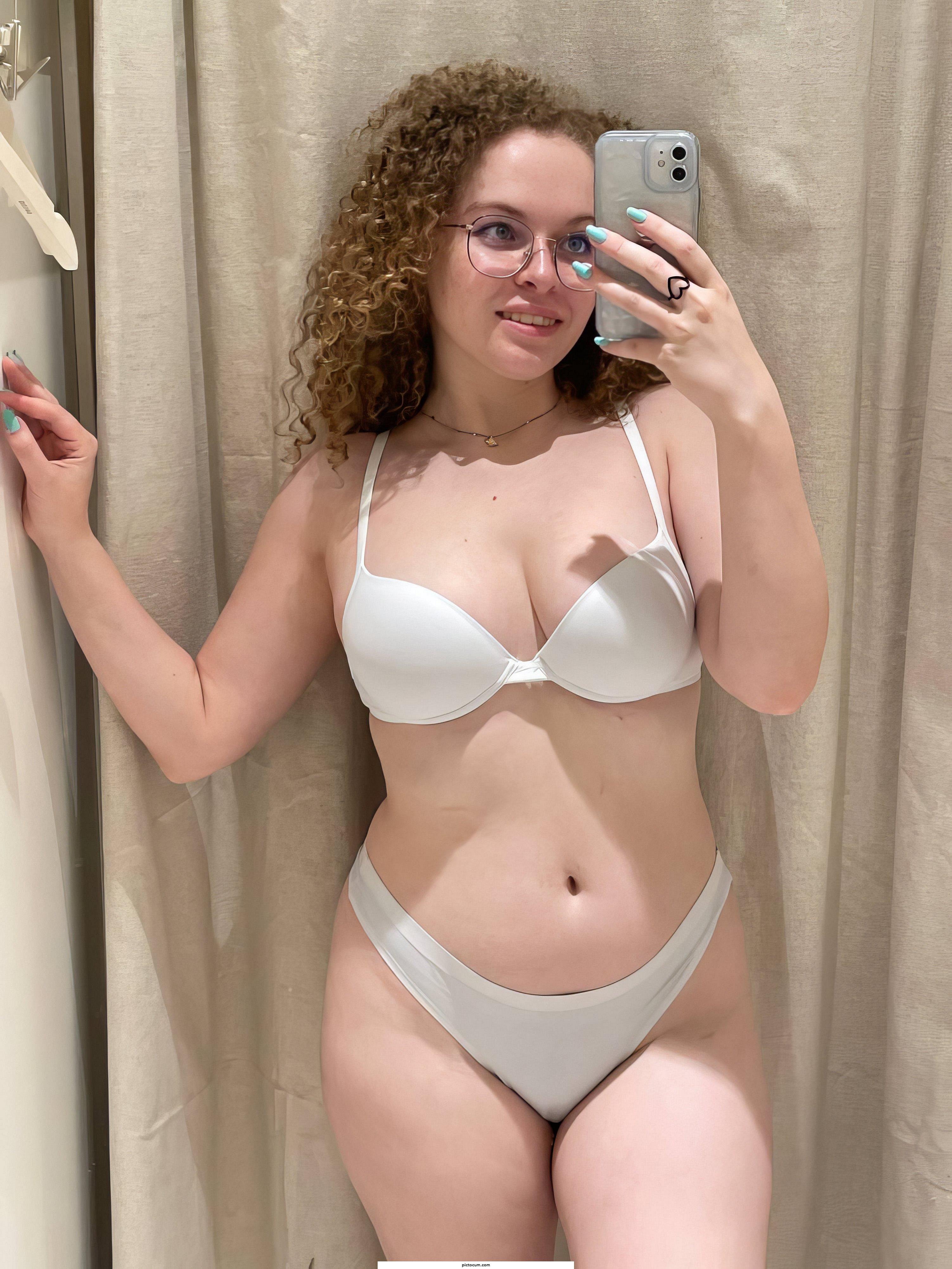 I can’t understand, it suits me better when I’m slightly plump or fit and go to the gym