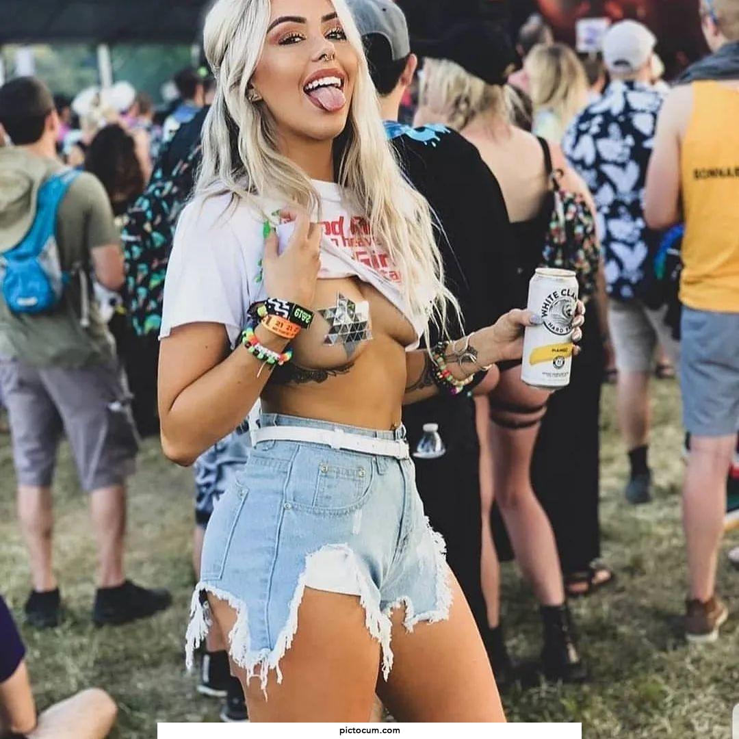 White claw, no bra