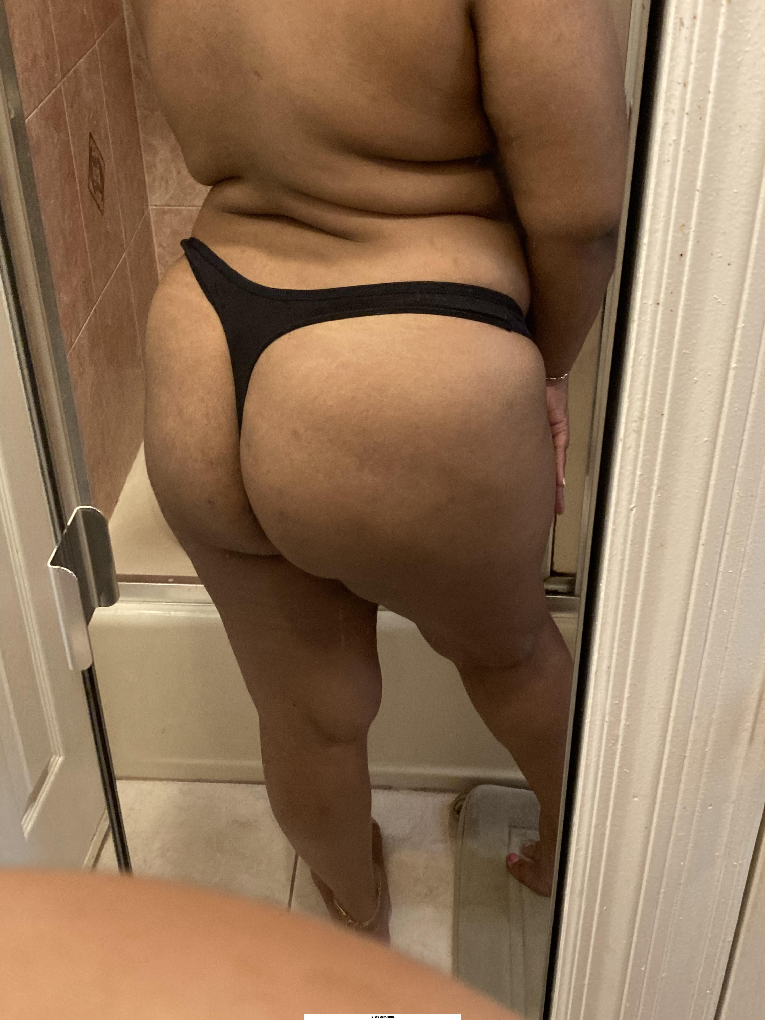 I have a nice big Indian ass that deserves to be worshipped