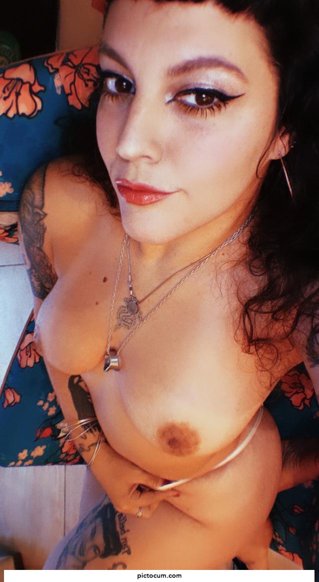 Naughty and slutty latina here