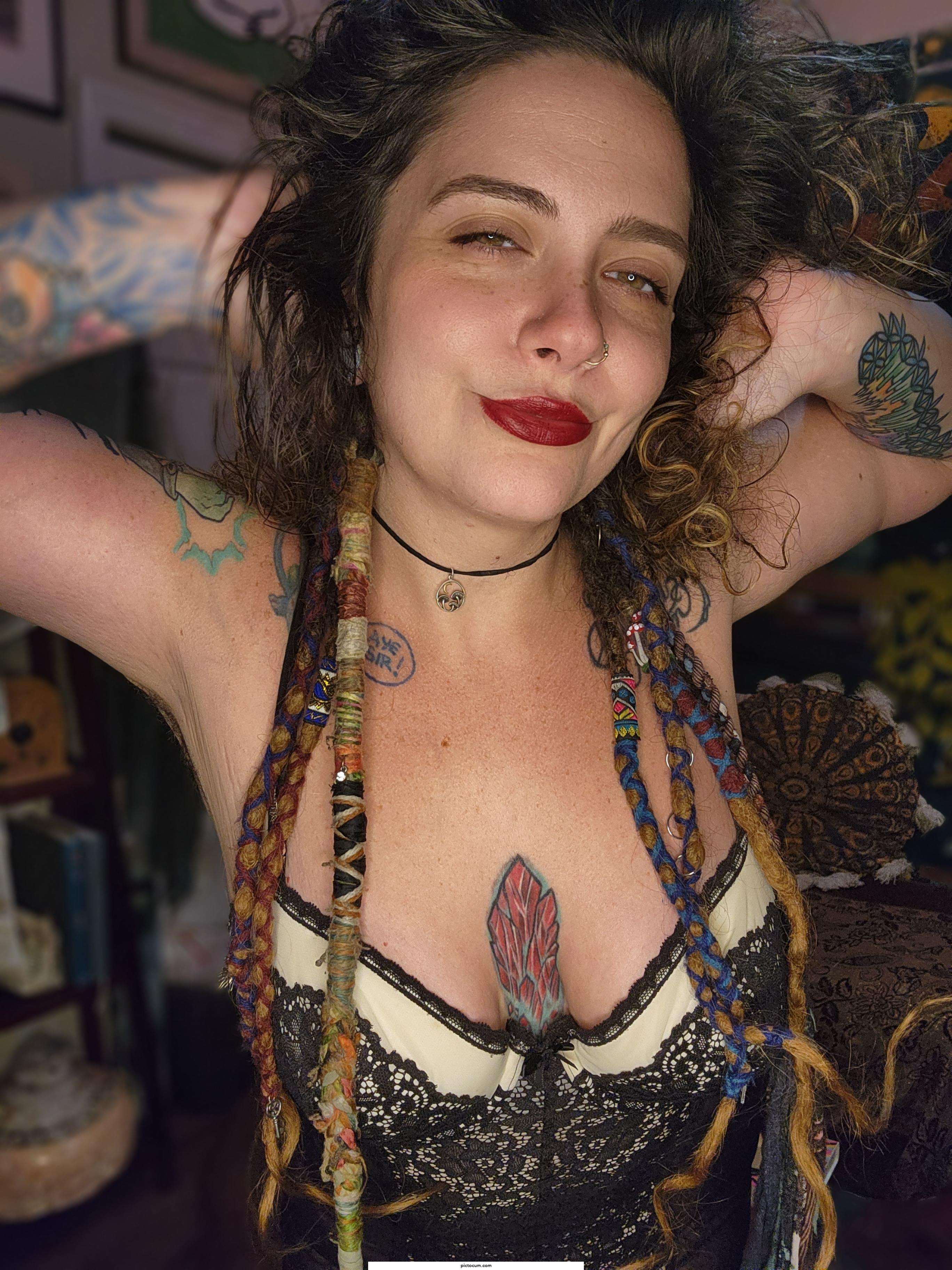 Help me get wet 🥰 free page ✨️ cum say hi 🤑 Top 3% 💜 love to chat