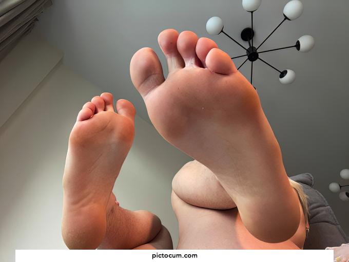 I want you to give my feet a lot of pleasure :)