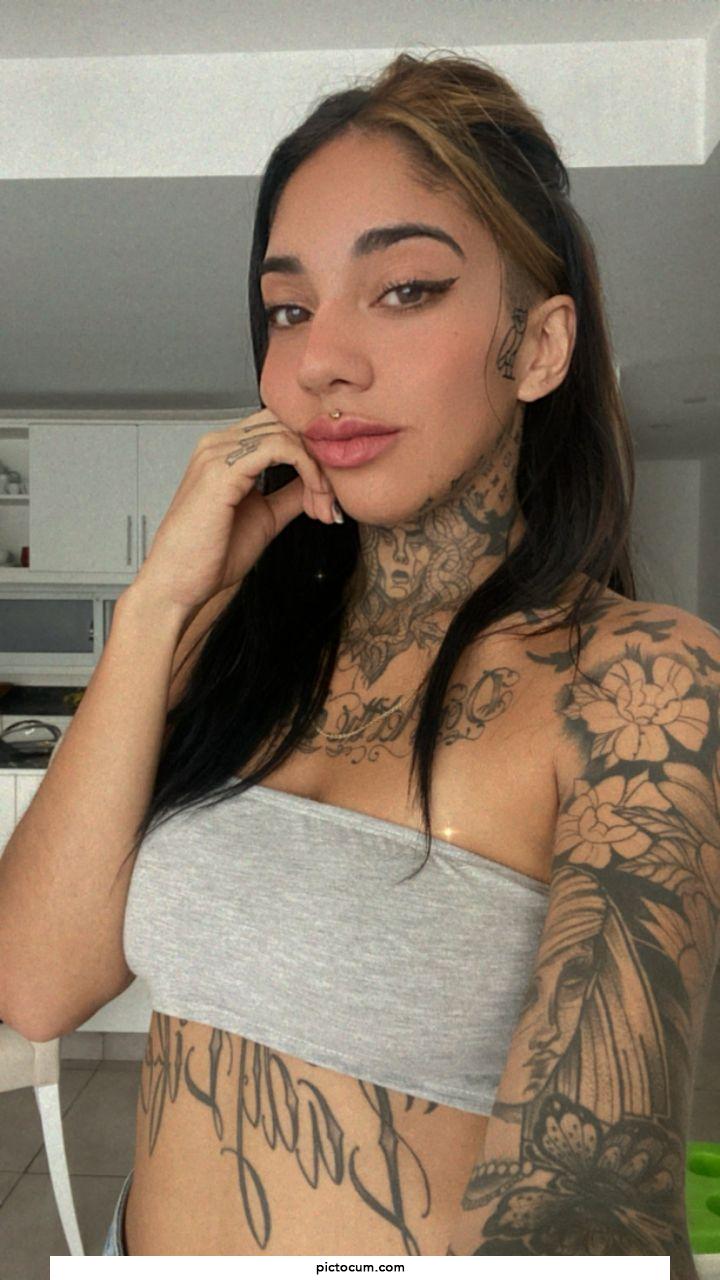 Tatted girl is hot